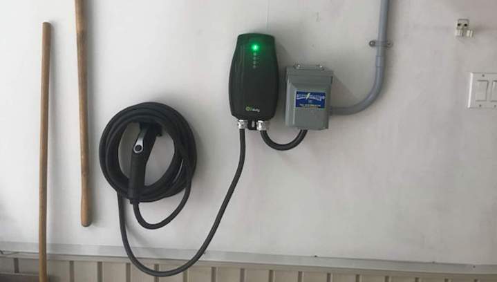 Installation borne véhicule électrique Outaouais (Québec)